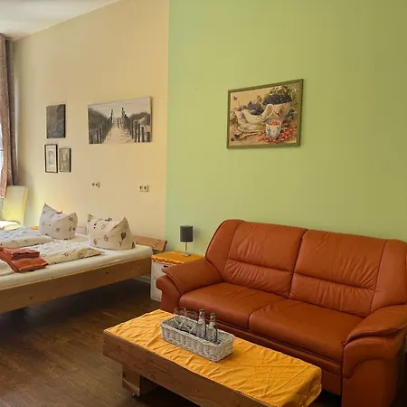 Gaestehaus Innfernow 3*